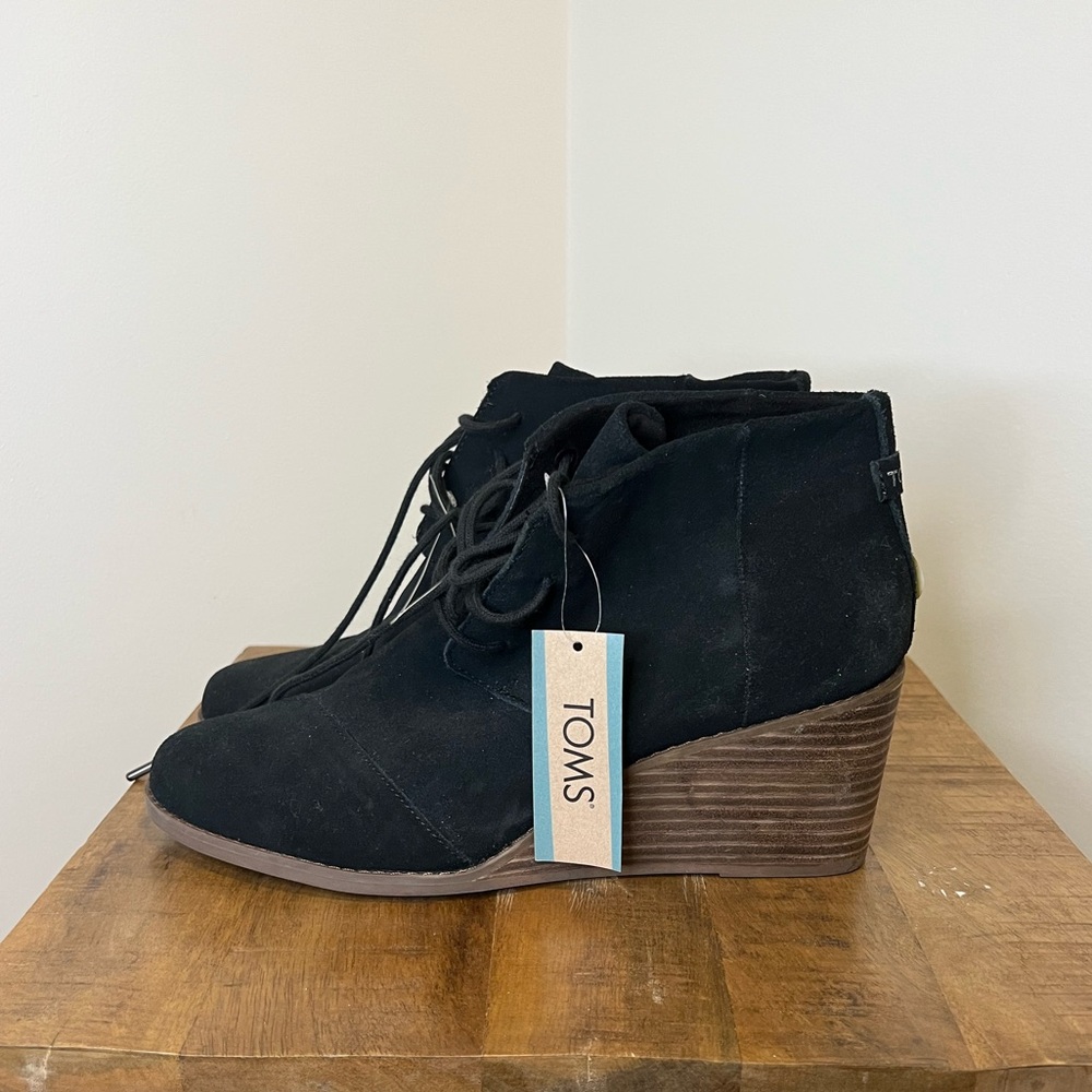Toms Black Ankle Boots with Brown Wedge